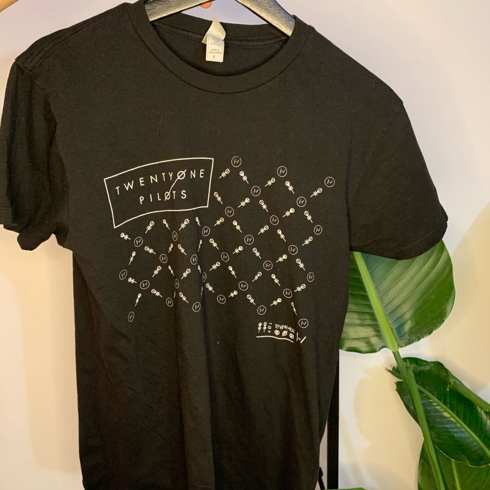 Twenty one pilots tee